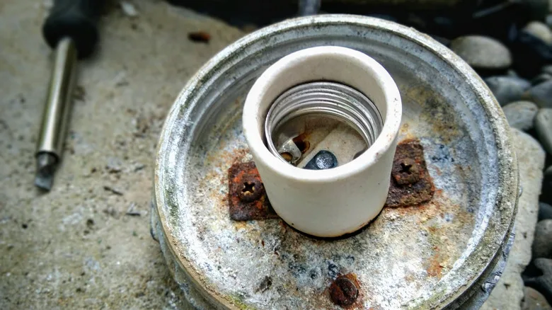 corroded halogen lamp socket