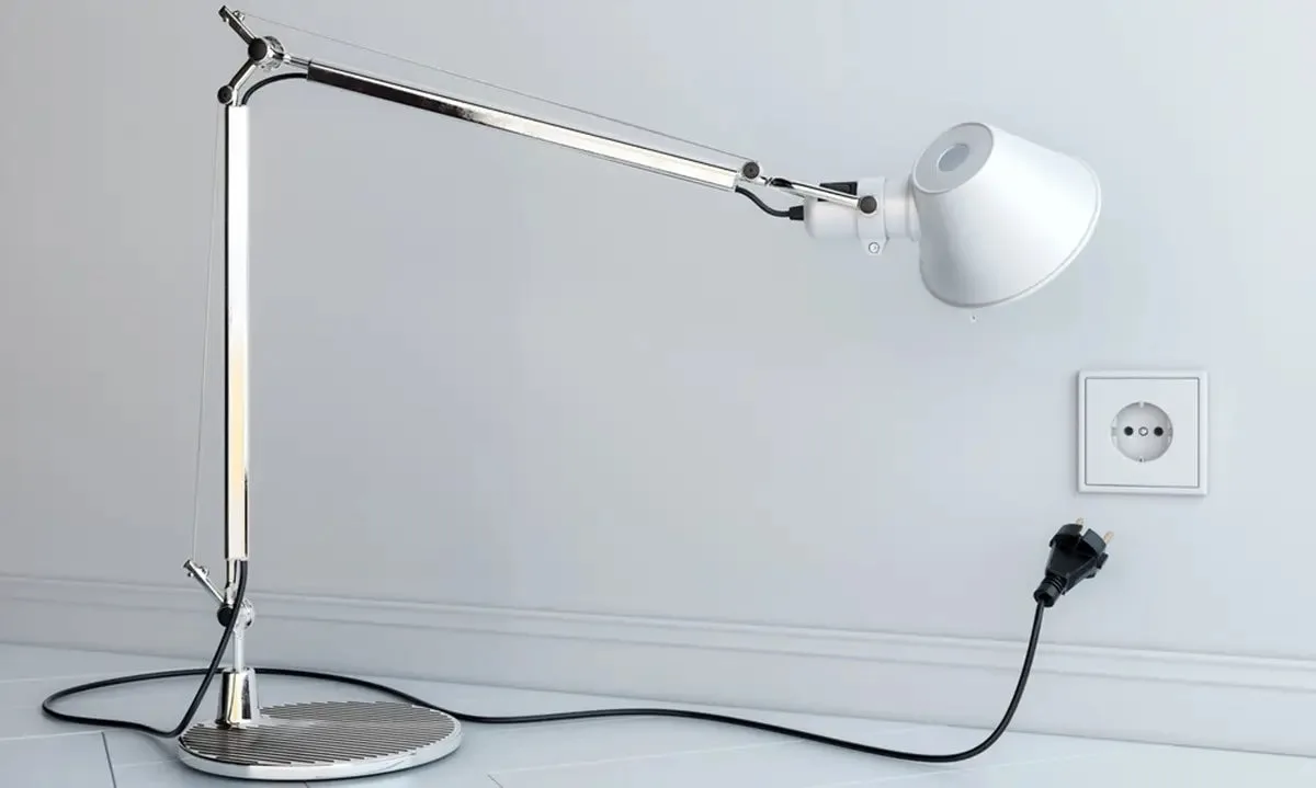 floor lamp plug prong bend