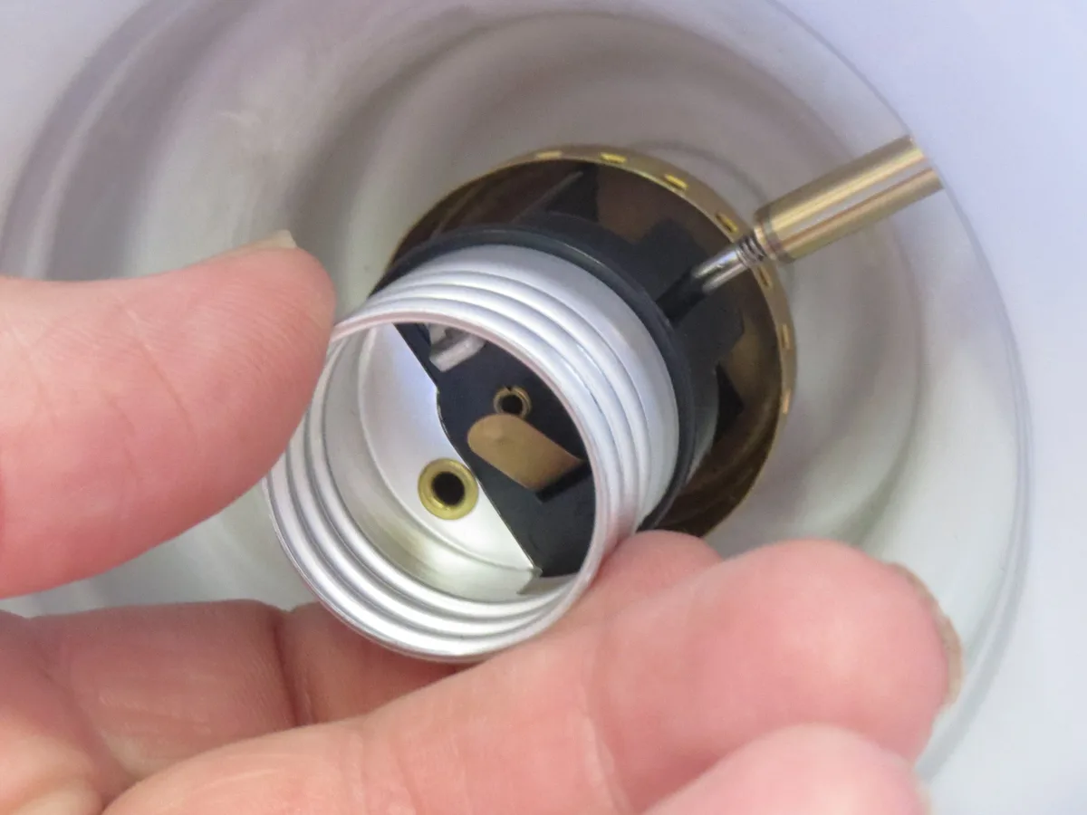 floor lamp socket shell is loose