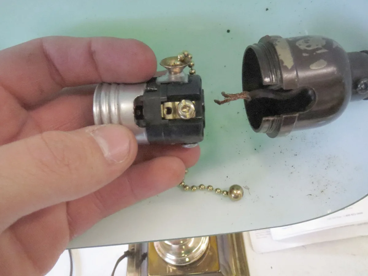 loose lamp socket terminal