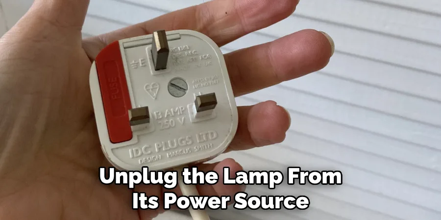 unplug wet floor lamp
